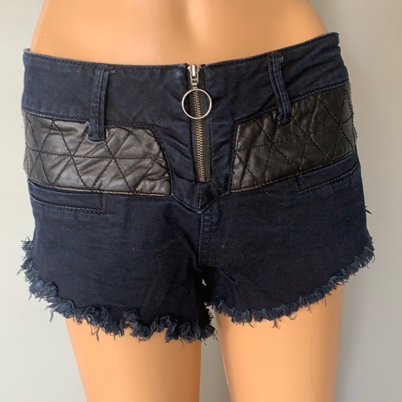 Pants - Cut off shorts